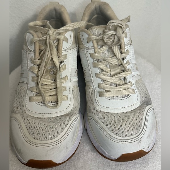 Vionic Women’s Walk Strider White and Cream walking Shoes with Mesh Support - Picture 5 of 14